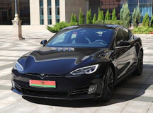 Та самая Tesla. © Фото - пресс-служба президента Беларуси